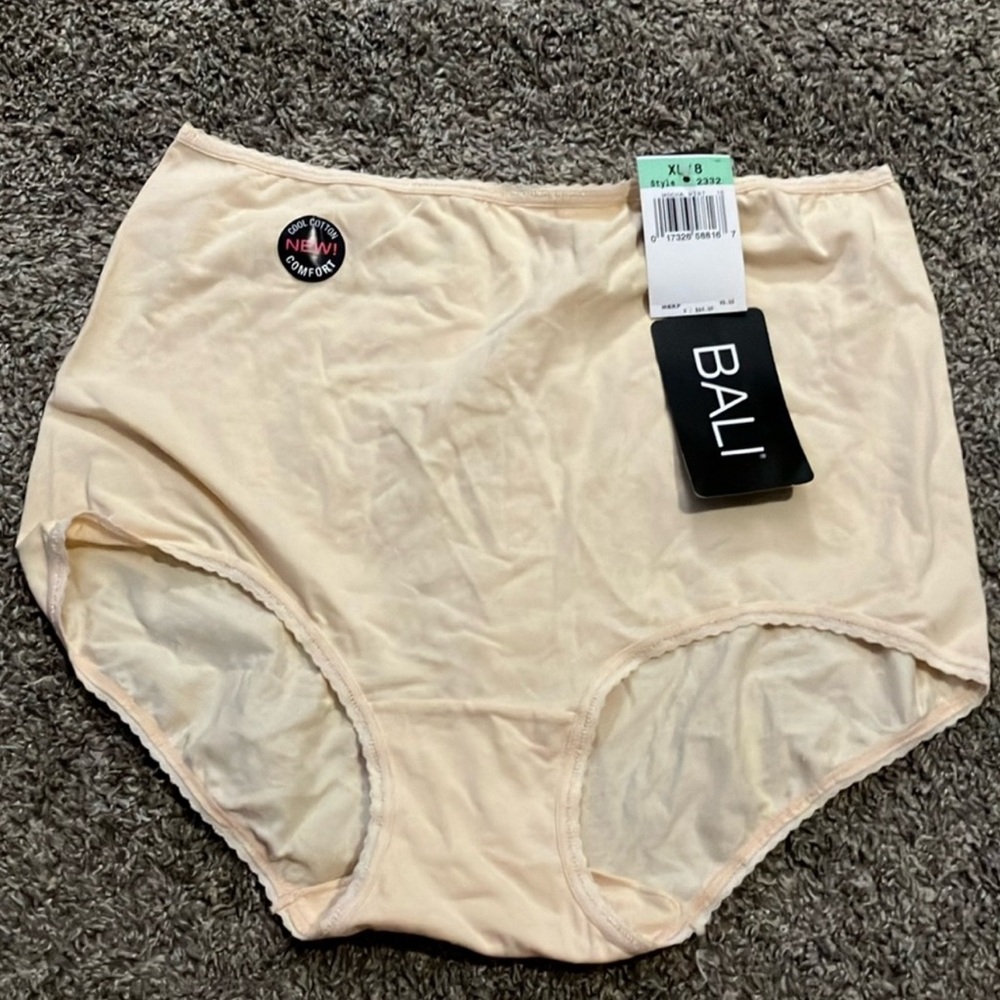NWT Women’s BALI Panty XL/8
